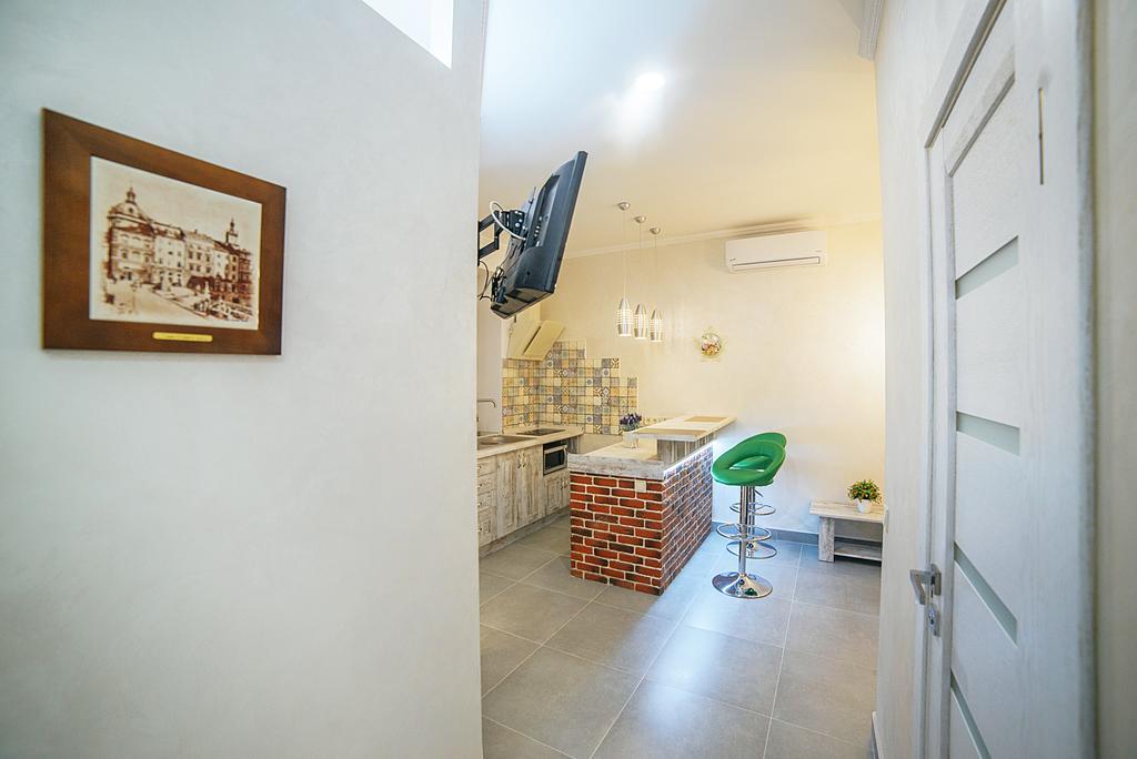 Apartment At Lyulki Lviv Buitenkant foto